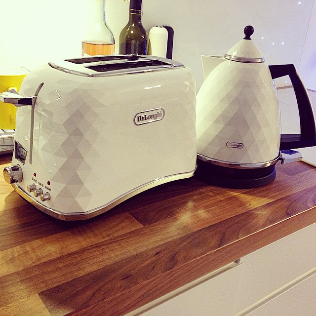 New diamonds in my kitchen ;) delonghi de'longhi brillante kbj